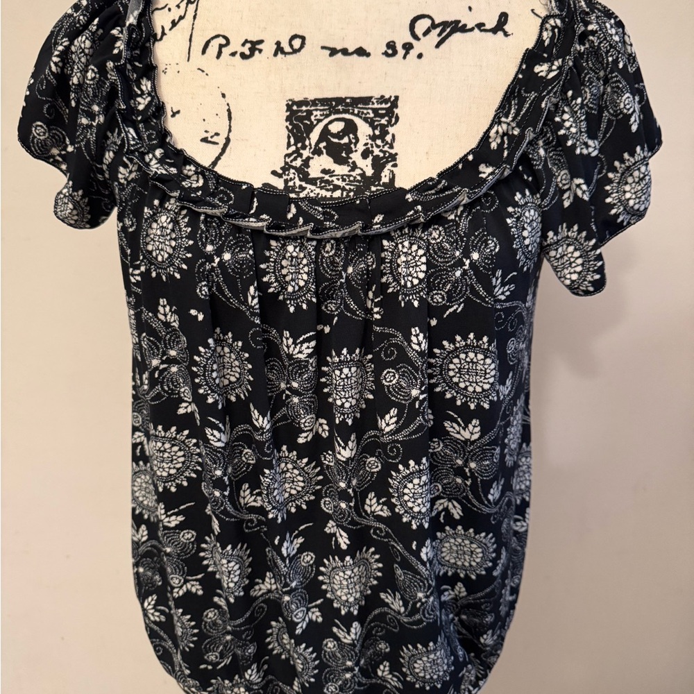 Max Studio Black Floral Scoop-Neck Short Sleeve Blouse